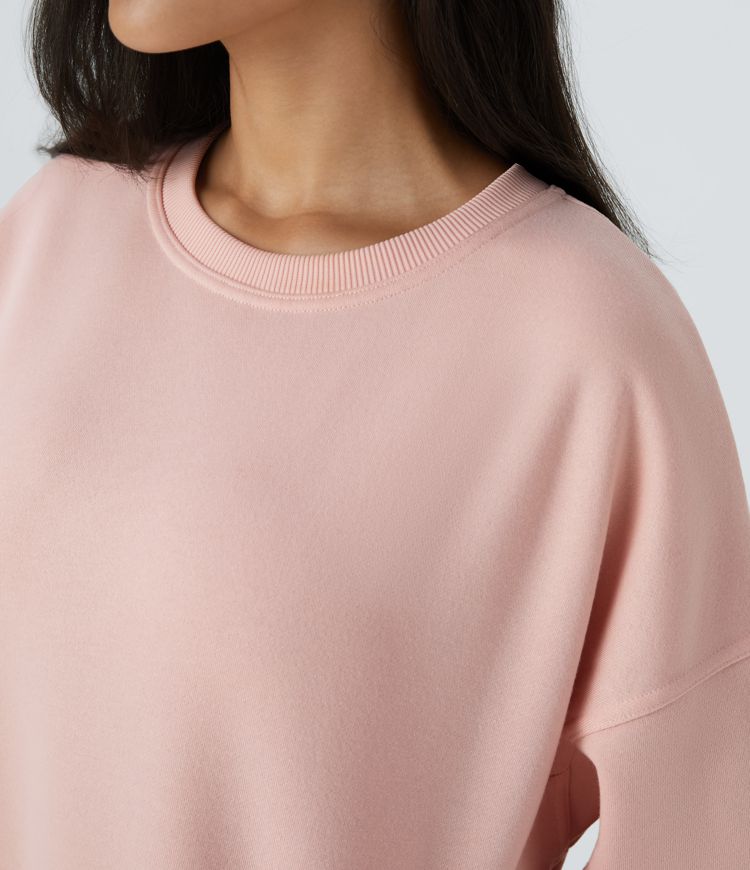 Oversized fleece sweatshirt with crew neck